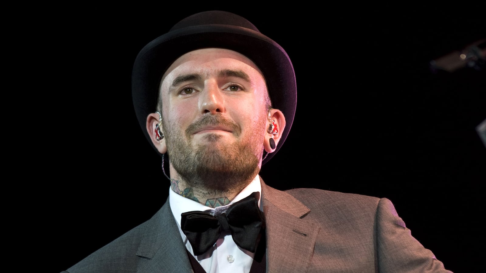 Singer Ben Saunders performs live on stage at the Gelredome in Arnhem, Netherlands on May 13, 2011.