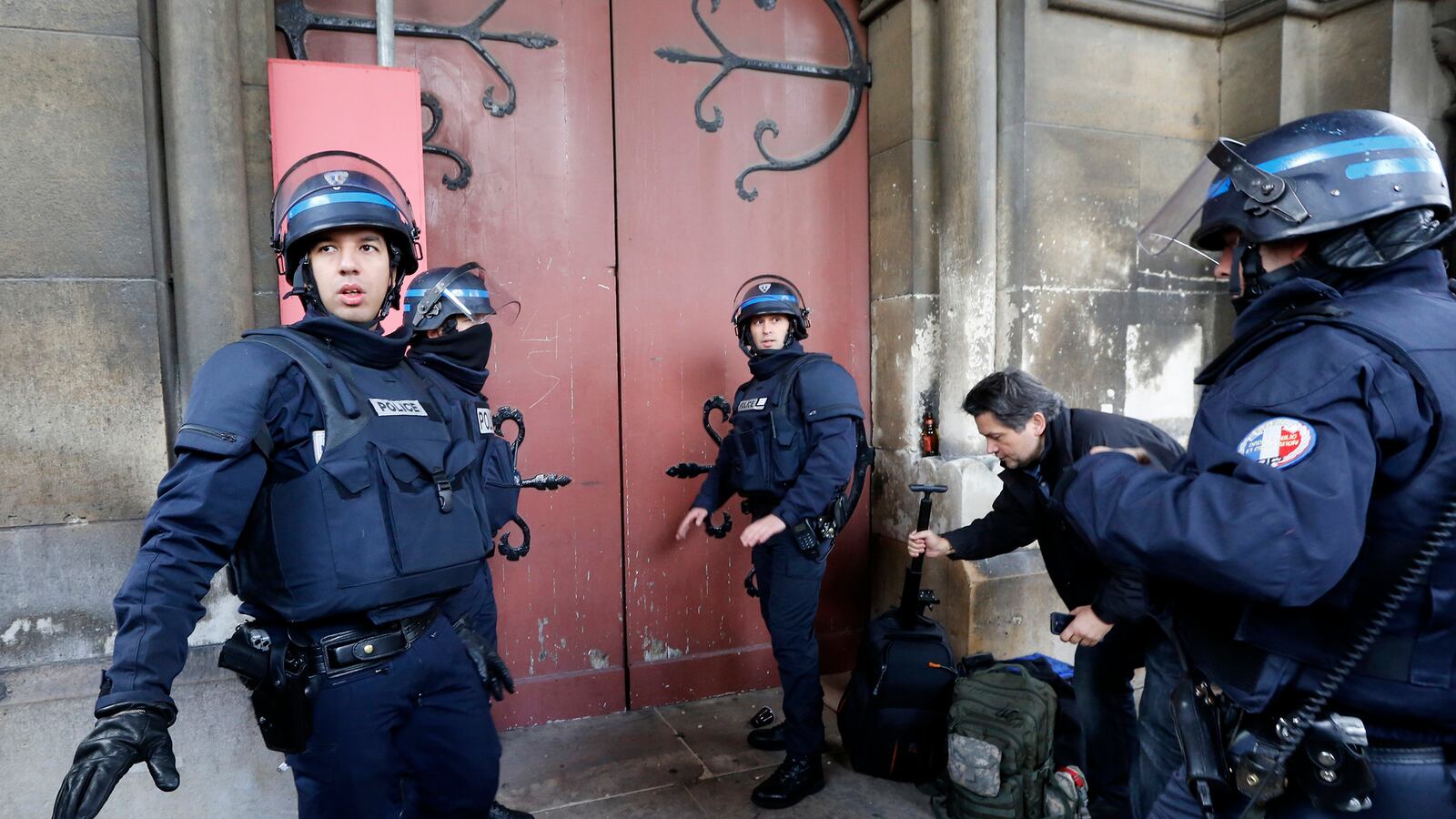 articles/2015/11/19/isis-is-just-one-of-a-full-blown-global-jihadist-insurgency/151119-nawaz-paris-tease_unx7xl