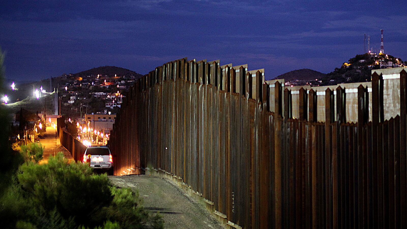 cheats/2013/04/16/bipartisan-group-reveals-immigration-reform/130416-gang8-immigration-reform-cheat_oqbumf