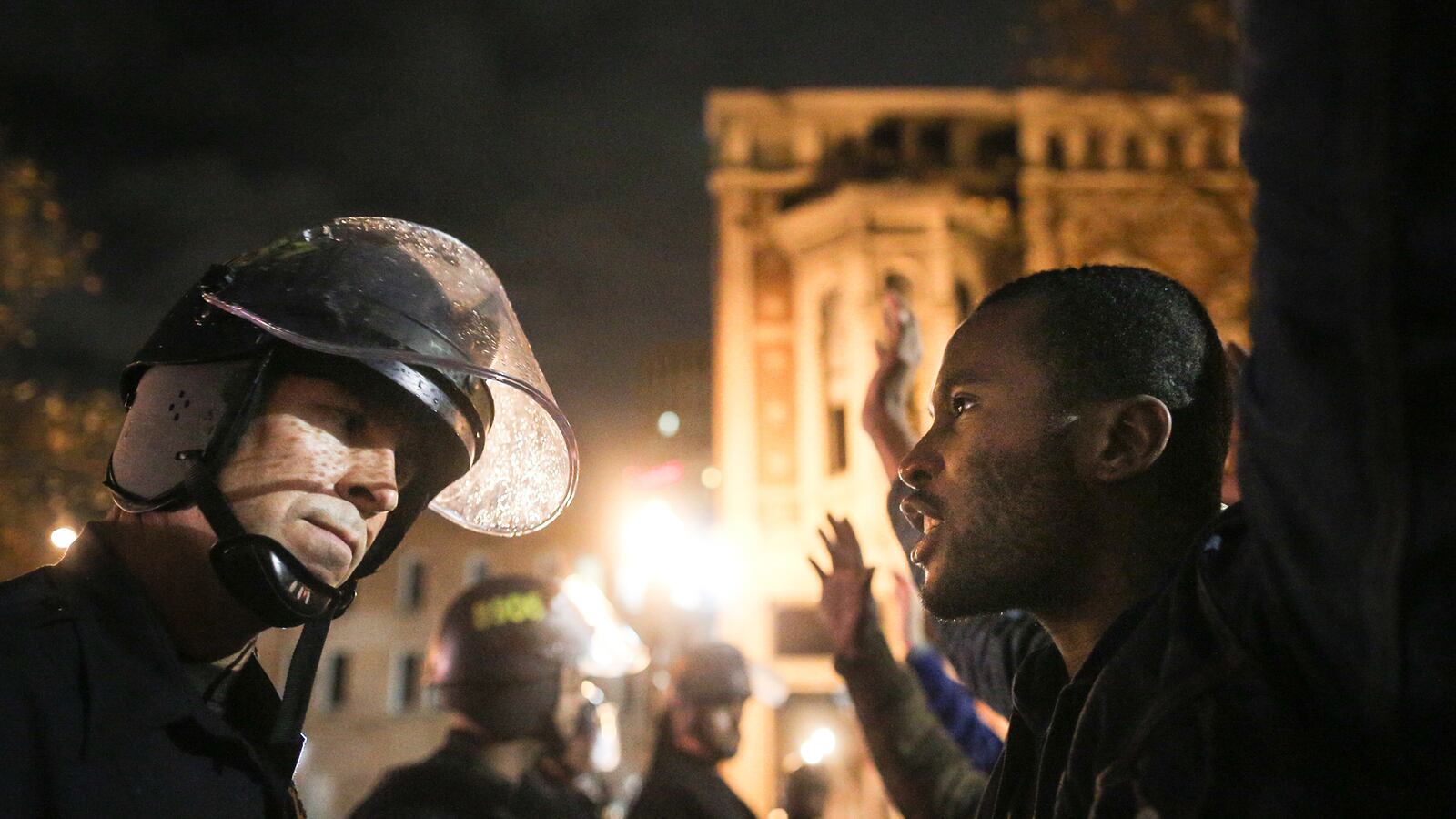 articles/2014/12/05/the-only-way-to-end-police-violence/141204-tomasky-police-tease_mrjlfa