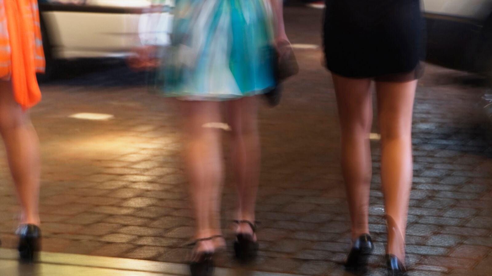 articles/2014/04/02/apps-and-online-programs-offer-new-ways-to-report-street-harassment/140401-street-harassment-tease_fkdskn