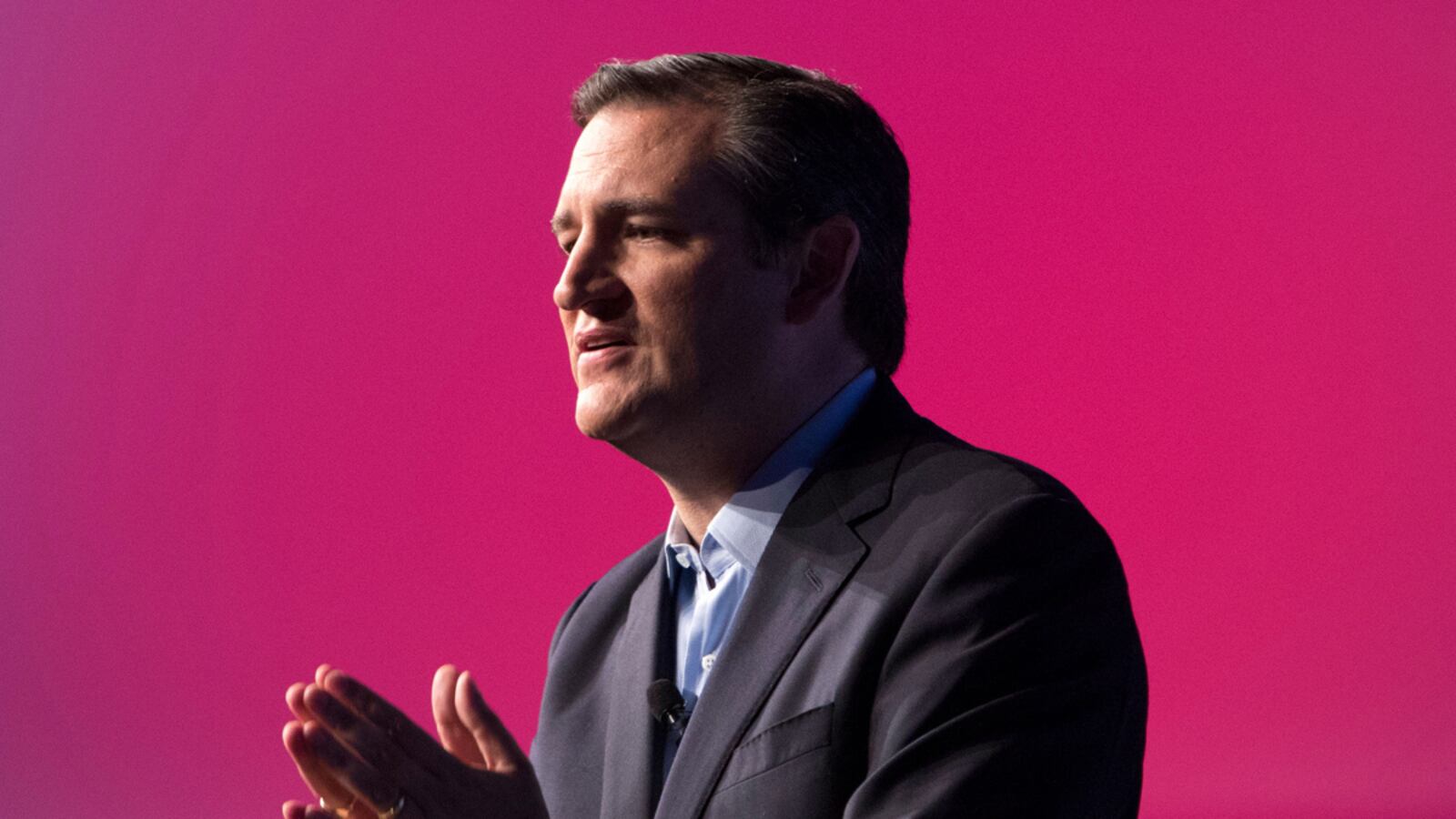 cheats/2016/10/11/ted-cruz-i-still-support-donald-trump/161001-ted-cruz-cheat_ytyqse