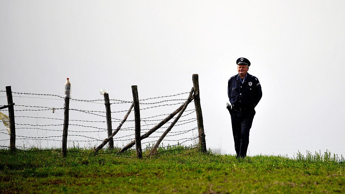 cheats/2013/04/09/13-shot-dead-in-serbia/serbia-killing-spree-13-cheat_qgtrko