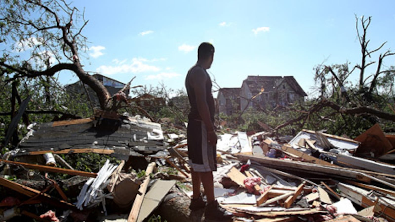 cheats/2011/06/02/massachusetts-recovers-from-deadly-tornadoes/tornado-massachusetts_drmkhx