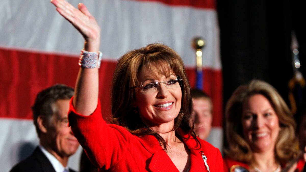 articles/2011/06/28/sarah-palin-s-iowa-premiere-will-politics-mix-with-the-undefeated/sarah-palin-iowa-walshe-110627_wgculd