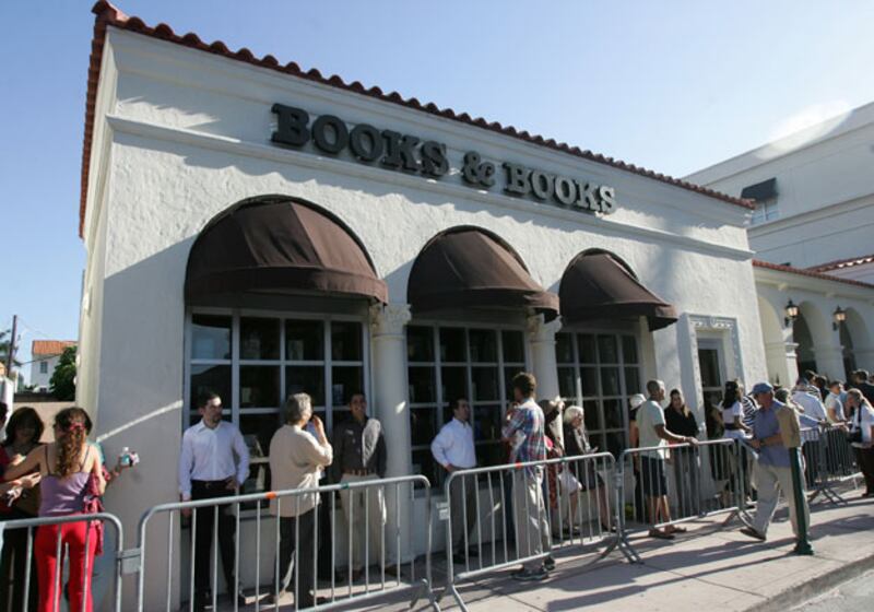 galleries/2010/02/22/america-reads/america-reads---miami_jkmbmk