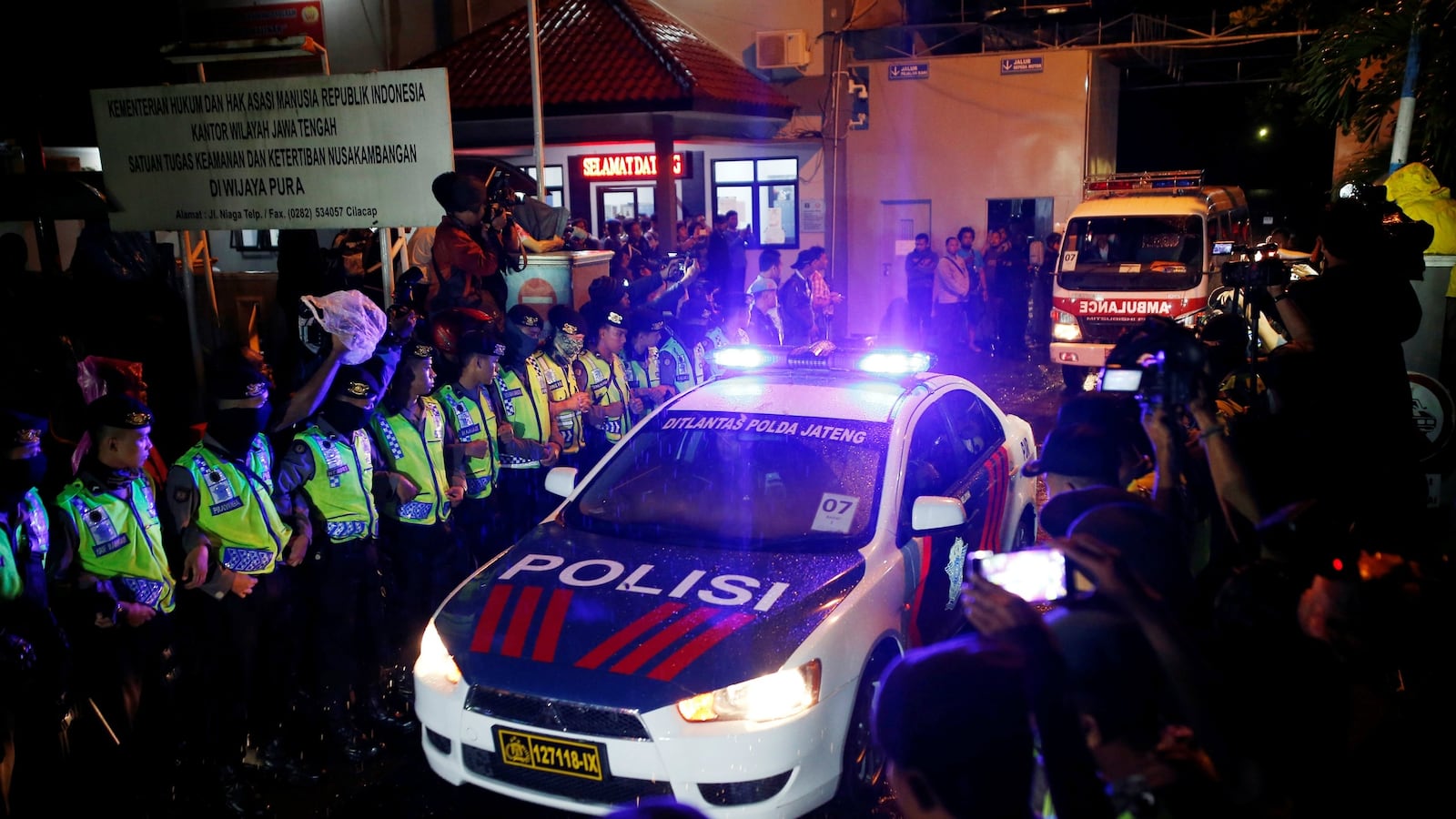 cheats/2016/08/28/bomb-plot-targeted-indonesian-church/160828-medan-bomb-cheat_esip3d