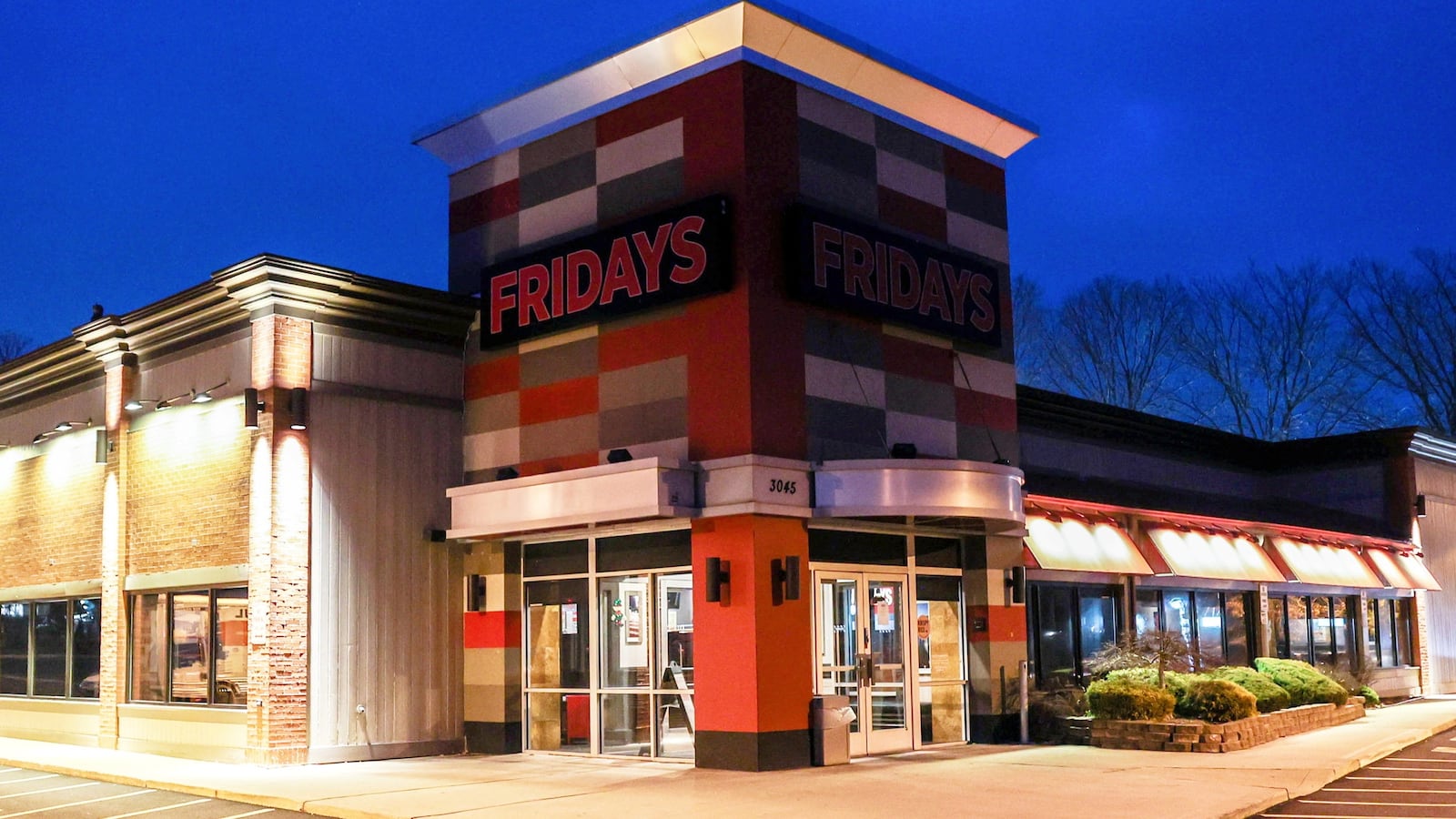 A TGI Fridays location.