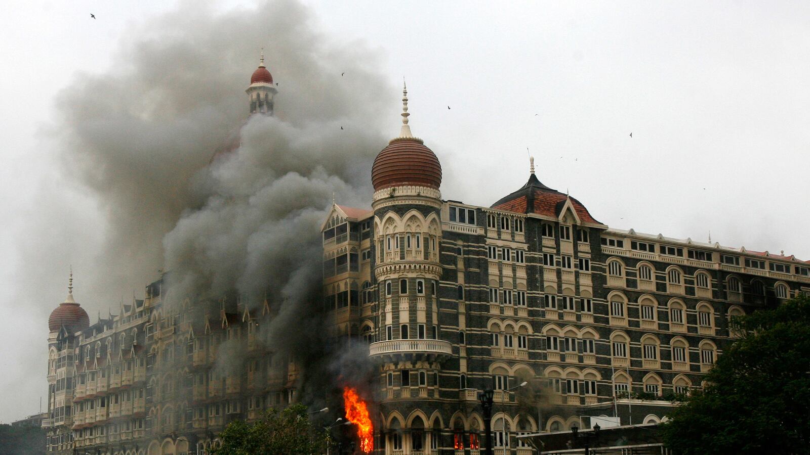 cheats/2015/10/29/india-top-kashmir-rebel-leader-killed/151019-mumbai-attack-cheat_bbight