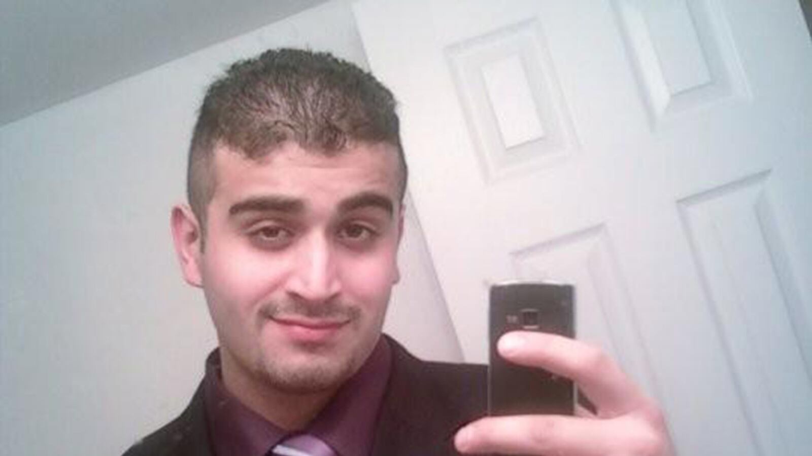 cheats/2016/06/26/gay-dating-apps-deny-mateen-used-service/160616-omar-mateen-cheat_dhallk