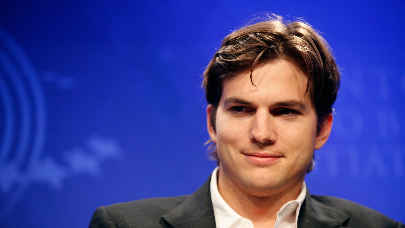 articles/2014/03/14/ashton-kutcher-is-investing-in-the-anonymous-confessional-app-secret/140314-haglage-secrets-tease_lbqgws
