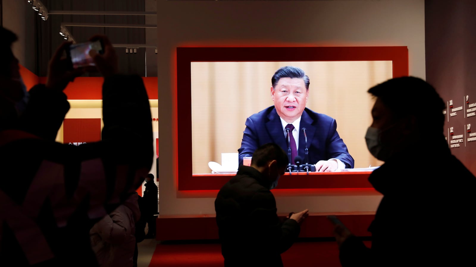 2020-12-31T051456Z_1838870579_RC25YK9N0HHB_RTRMADP_3_HEALTH-CORONAVIRUS-CHINA-WUHAN_mpjk8c