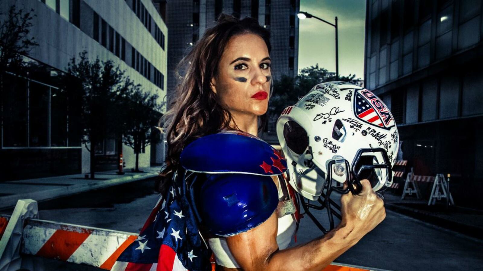 cheats/2015/07/28/az-cardinals-hire-first-female-nfl-coach/150727-jen-welter-az-cardinals-coach-cheat_h9npus