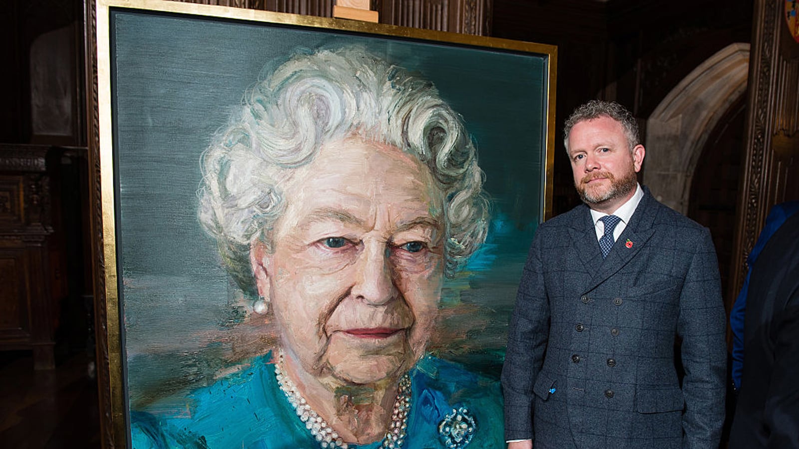 articles/2016/11/20/sit-still-ma-am-what-it-s-like-to-paint-the-queen/161118-Sykes-Collin-Davidson-tease_f7h0lw