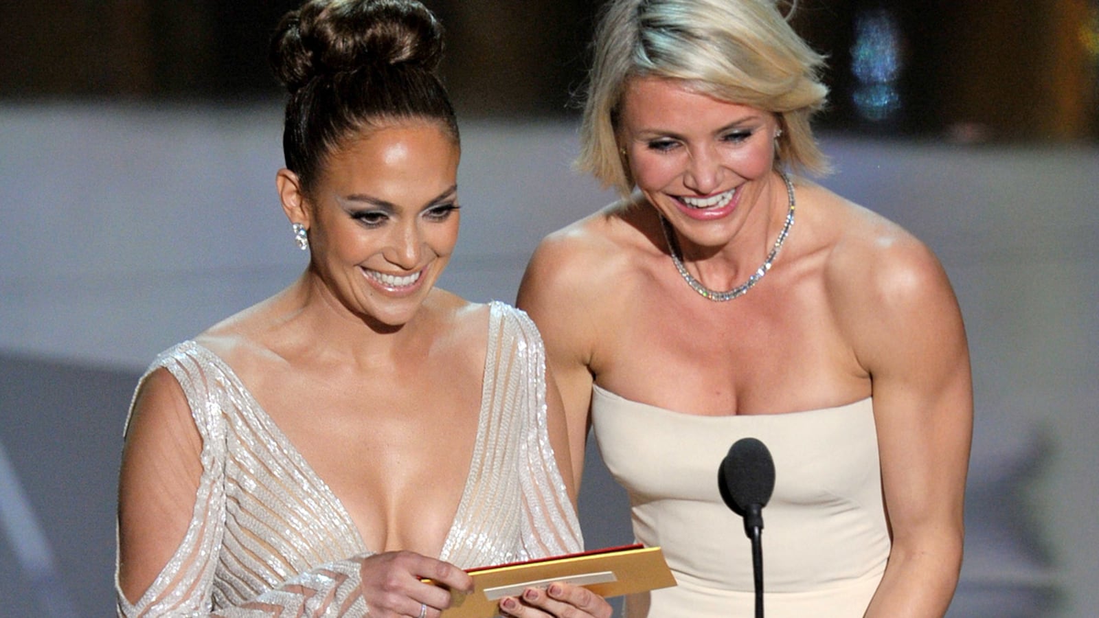 cheats/2012/02/29/j-lo-denies-wardrobe-malfunction/Jennifer-Lopez-nipslip-cheat_te9jre
