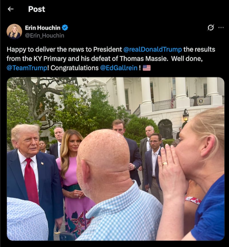 Houchin post