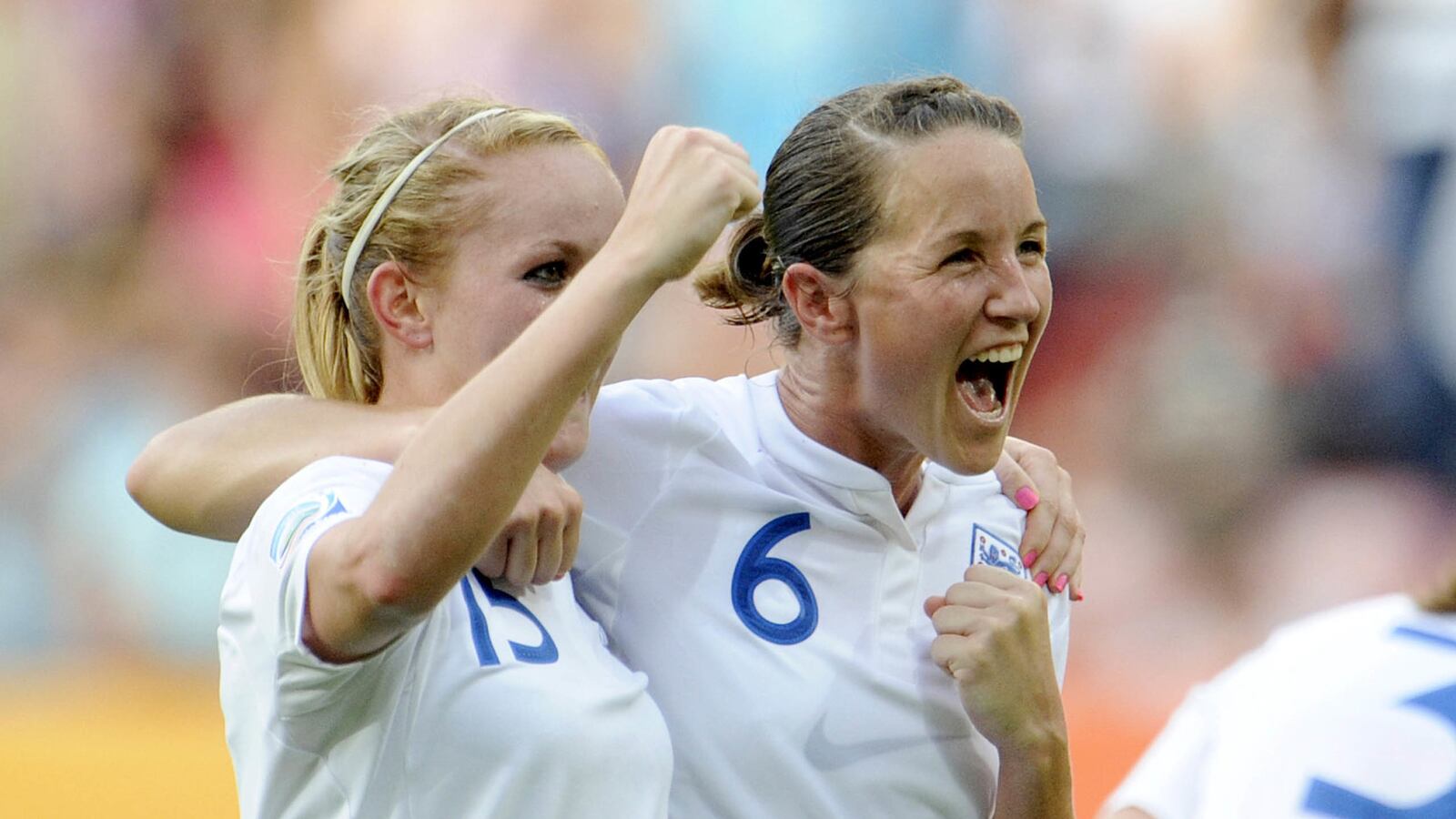 articles/2014/02/11/england-s-women-s-soccer-captain-casey-stoney-comes-out/140211-lesbian-soccer-player-telegraph-tease_pmjowa