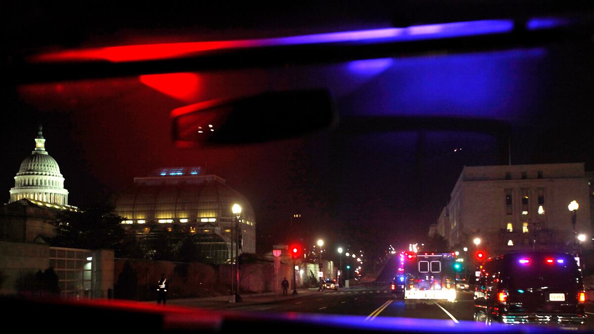 galleries/2012/01/24/president-obama-state-of-the-union-address-photos/sotu-obama-motocade_fyttid