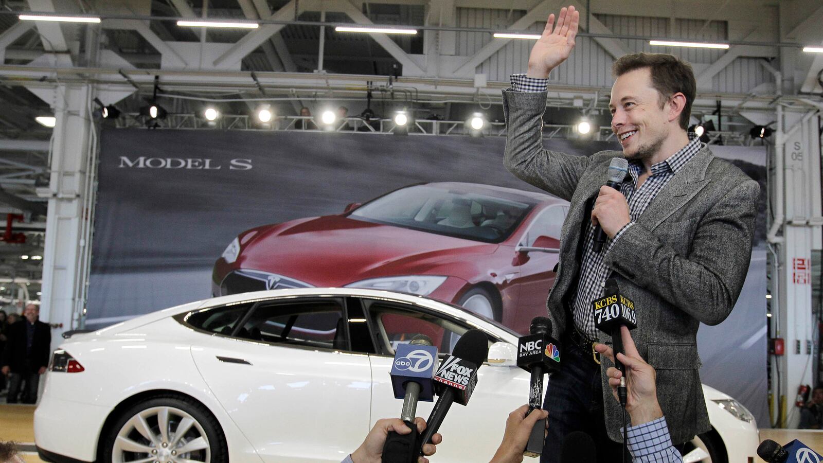articles/2013/08/26/wall-street-hearts-tesla/130826-tesla-wall-street-oconnor-tease_xphrvy