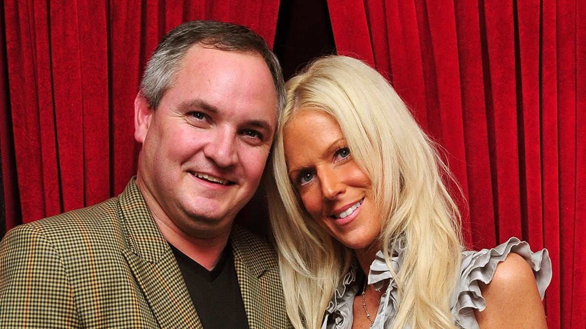 articles/2011/09/15/michaele-salahi-why-she-left-her-husband-for-the-journey-guitarist/salahi-cottle_ec11ir