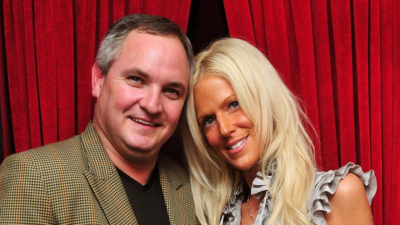 articles/2011/09/15/michaele-salahi-why-she-left-her-husband-for-the-journey-guitarist/salahi-cottle_ec11ir