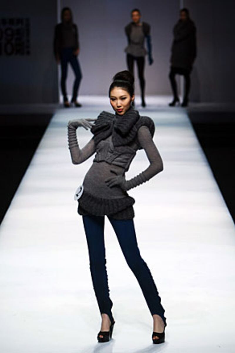galleries/2009/03/26/china-fashion-week/china-fashion-12_dv67vh