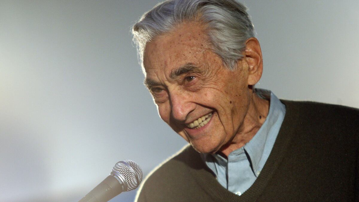 articles/2012/08/27/howard-zinn-at-90-defending-the-people-s-historian/howard-zinn-mccarthy-teaser_zog6qm