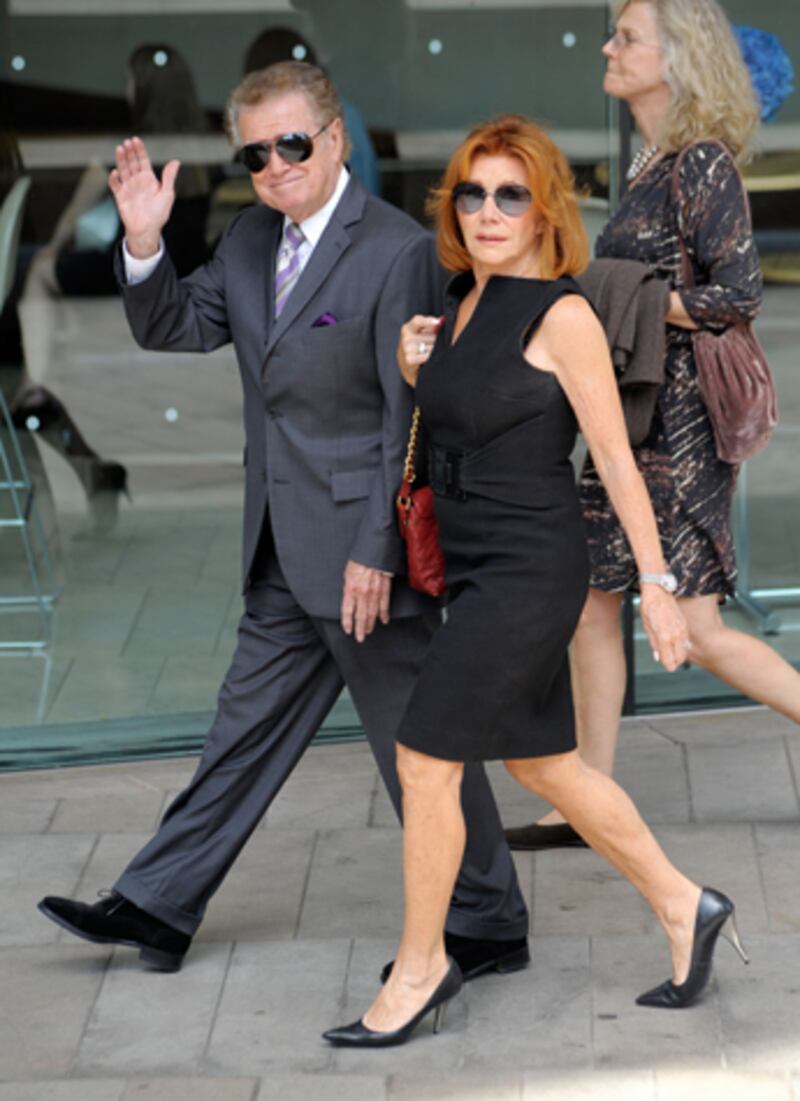 galleries/2012/07/09/guests-at-nora-ephron-s-memorial-matthew-broderick-steve-martin-and-more-photos/nora-ephron-memorial-guests-regis-philbin_nrcfwr