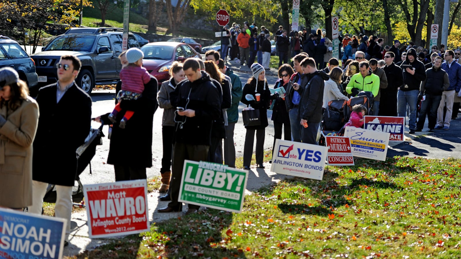 cheats/2012/11/06/voters-face-confusion-at-polls/election-day-voting-problems-cheat_fqewzq