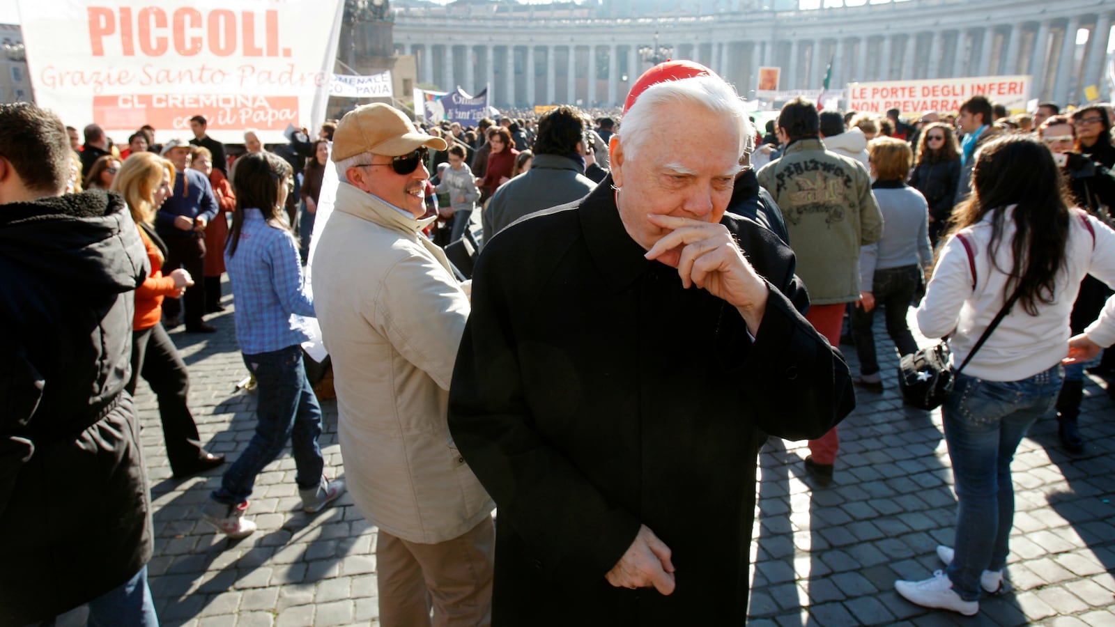 171219-disgraced-cardinal-law-dead-cheat_pmrope