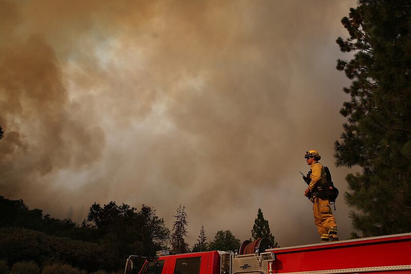 galleries/2013/08/25/massive-yosemite-wildfire-spreads-photos0/130825-Yosemite-fire-03_juewpe