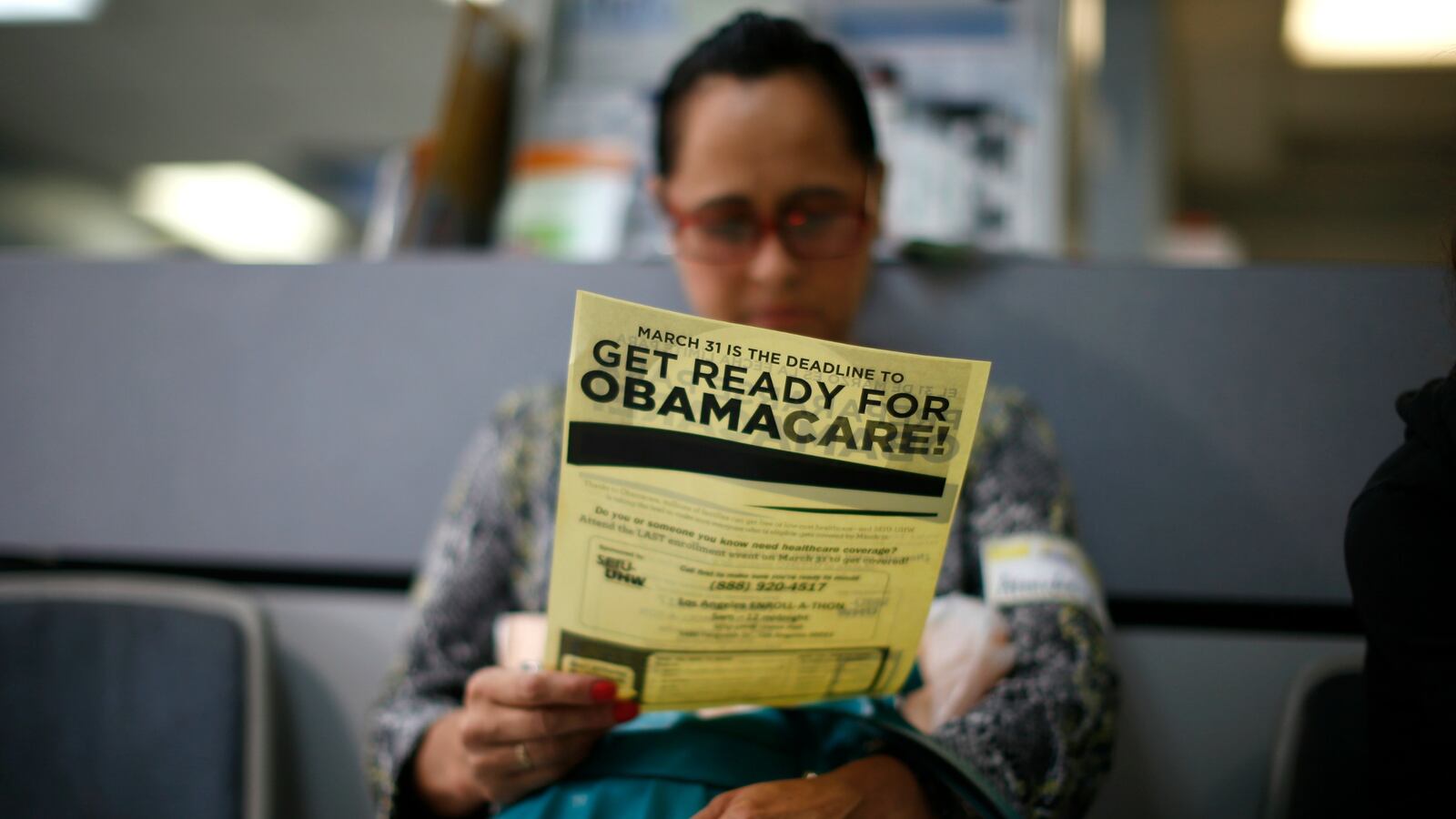 cheats/2016/12/20/obamacare-recipients-sue-to-keep-plan/161220-obamacare-lawsuit-cheat_n4sf44