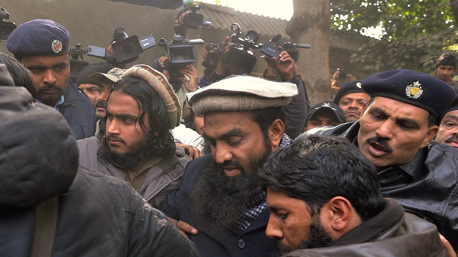 cheats/2014/12/30/alleged-mumbai-mastermind-arrested-again/141230-lakhvi-arrested-cheat_pvwd5j