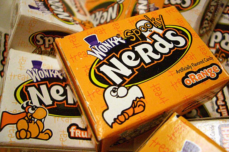 galleries/2011/10/14/most-fattening-halloween-candy-snickers-twix-kit-kat-candy-corn-photos/deadliest-halloween-candy-most-fattening-gal-nerds_faeju4