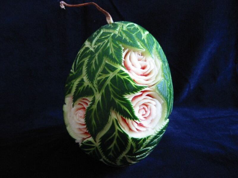 galleries/2012/07/08/9-amazing-watermelon-sculptures-photos/watermelon-carvings-4_tja4i1