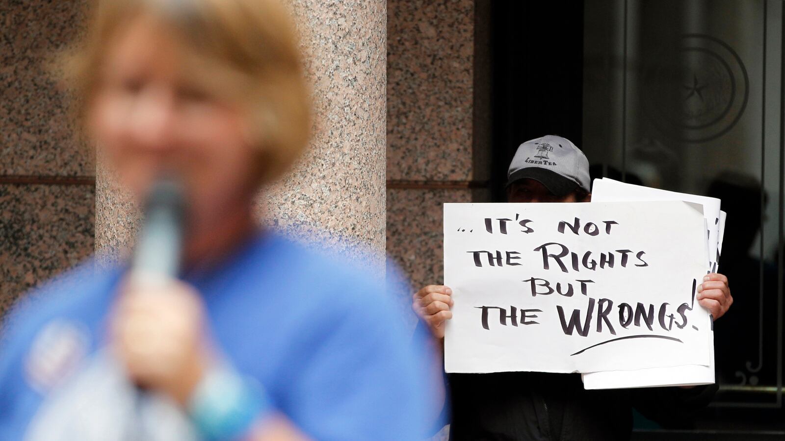 2013-07-08T120000Z_142172172_GM1E9790DZI01_RTRMADP_3_USA-ABORTION-TEXAS_cg7vpq