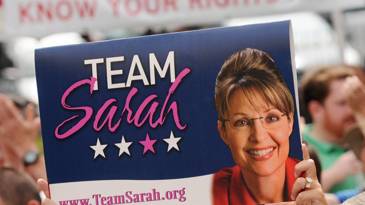 cheats/2011/09/15/palin-camp-discredits-the-rogue/sarah-palin-team-book-cs_s0uyha