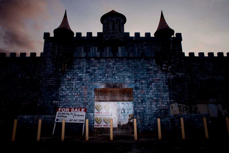 galleries/2011/08/31/tourist-attractions-and-amusement-parks/tourist-attractions-kissimmee-motel-castle_zufqhl