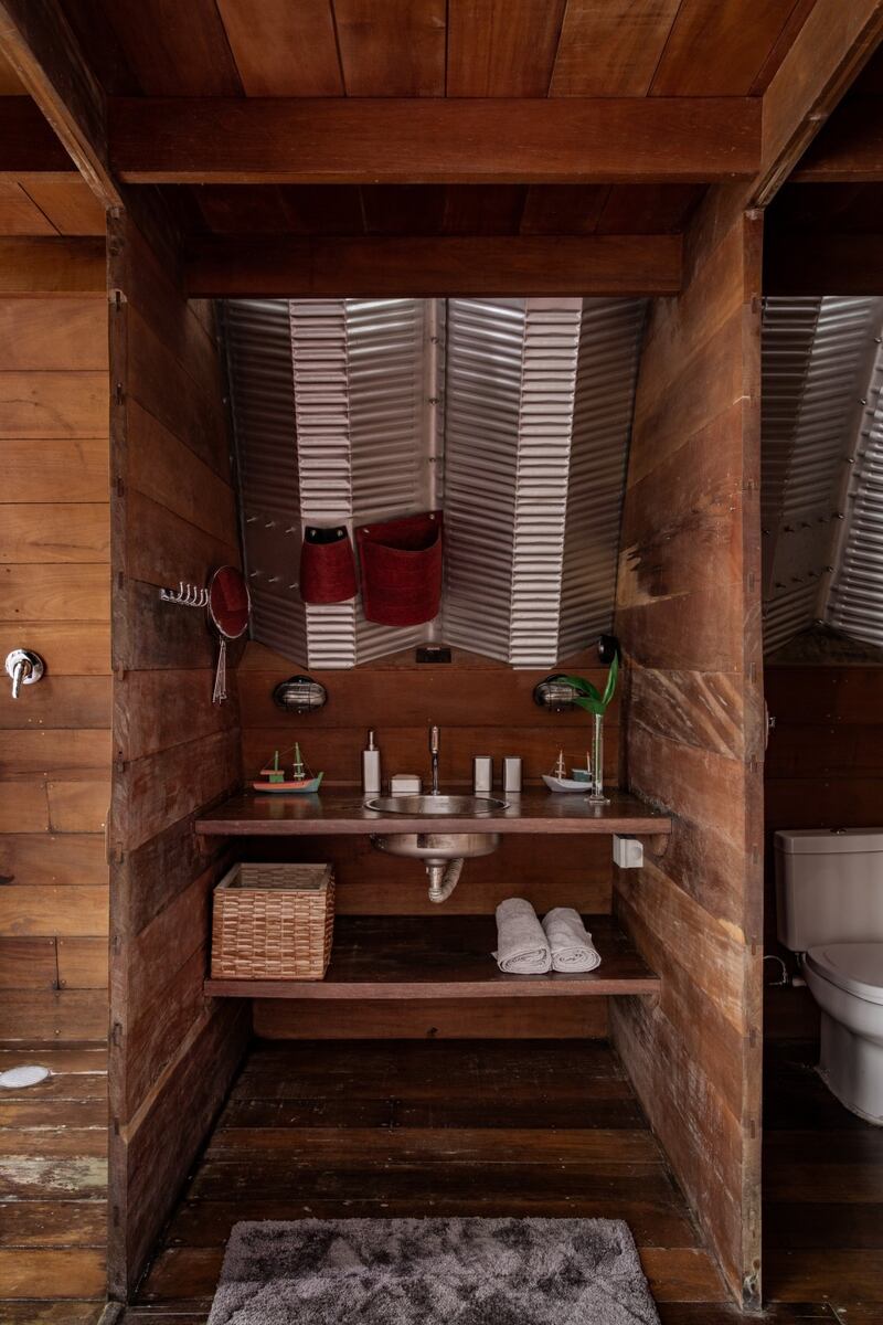 190531-mcnearney-omg-i-want-to-rent-this-house-rio-10_jry1ls