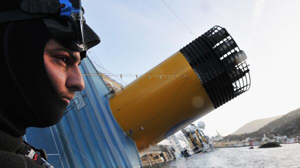 cheats/2012/01/22/hope-fades-in-ship-rescue/costa-concordia-survivors-hope-fades-cs_kouh15