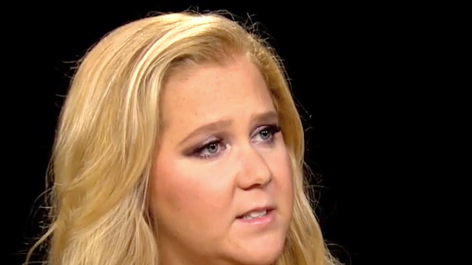 articles/2016/08/18/amy-schumer-on-charlie-rose-upsetting-to-see-kurt-metzger-hurt-himself-like-this/160818-wilstein-amy-schumer-tease_c2pvp7