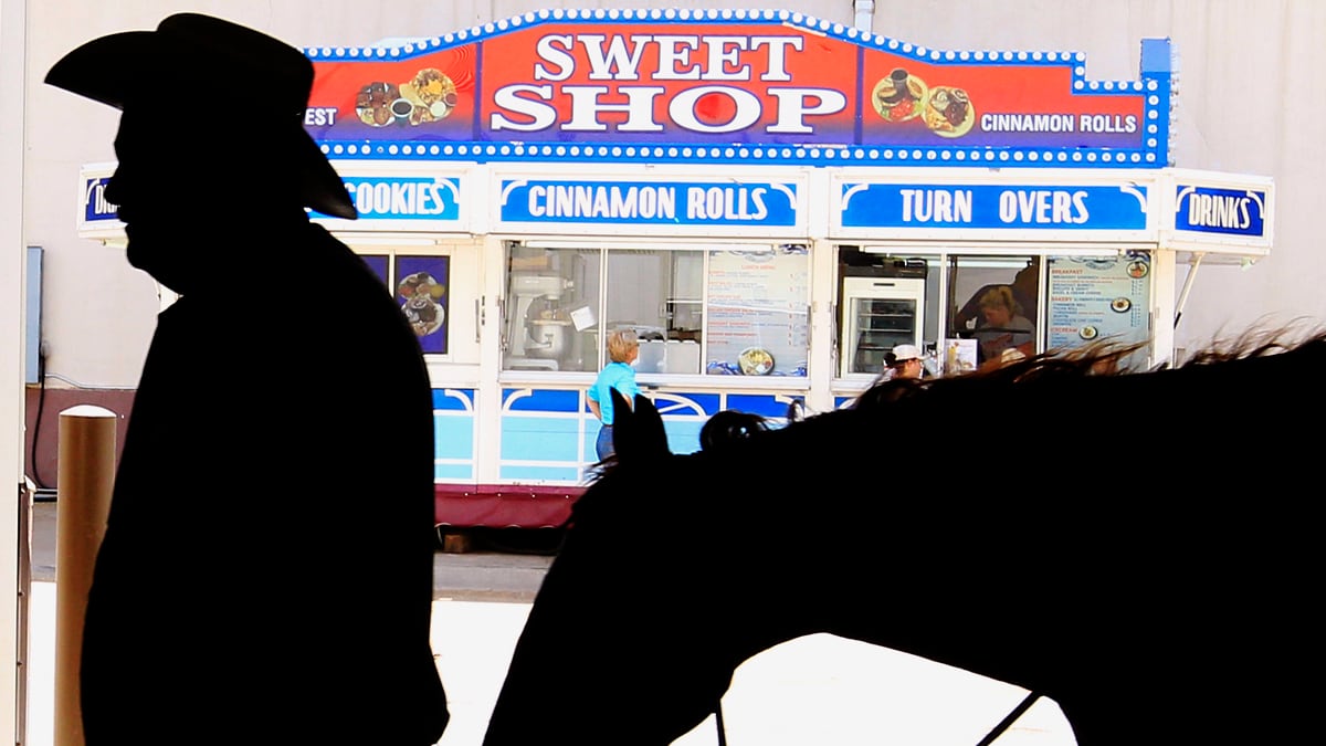 articles/2012/10/03/oklahoma-farmers-find-ways-to-cope-while-waiting-for-drought-to-end/oklahoma-fair-farm-family-jones-main-tease_ar58xj