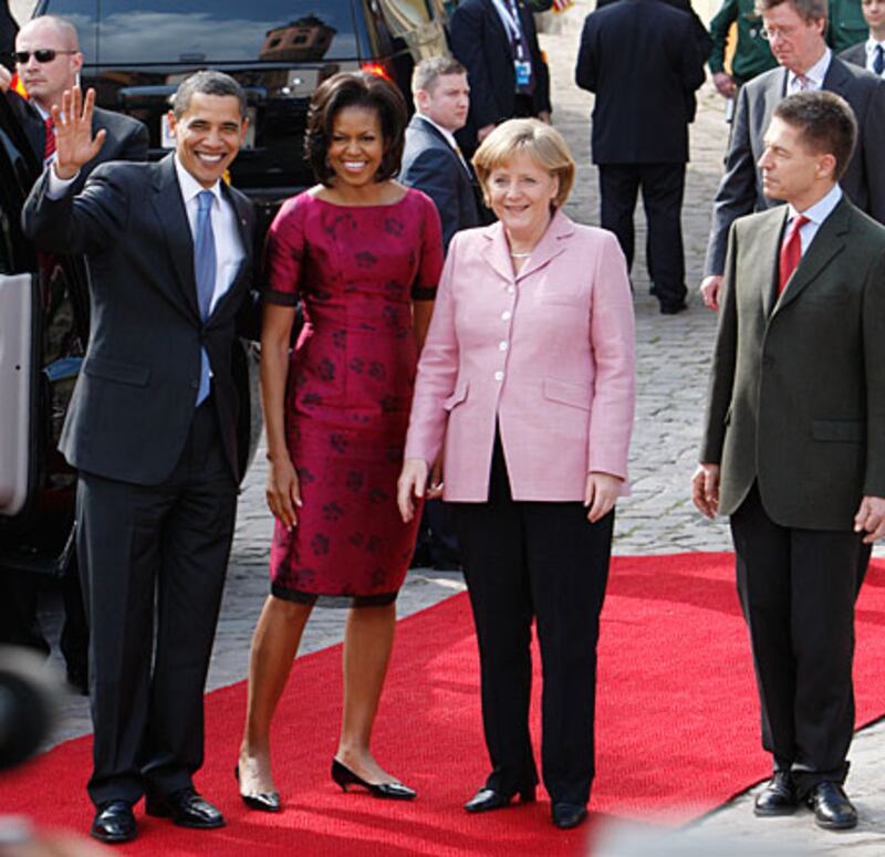 galleries/2009/04/23/the-first-100-outfits/michelle-obama-3_pwgle4