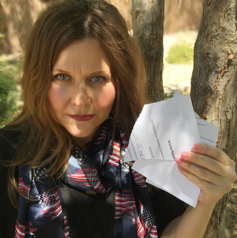 articles/2016/07/19/arizona-delegate-tries-to-vote-her-conscience-gets-the-boot/160719-desiderio-arizona-delegate-embed-1_etza3h
