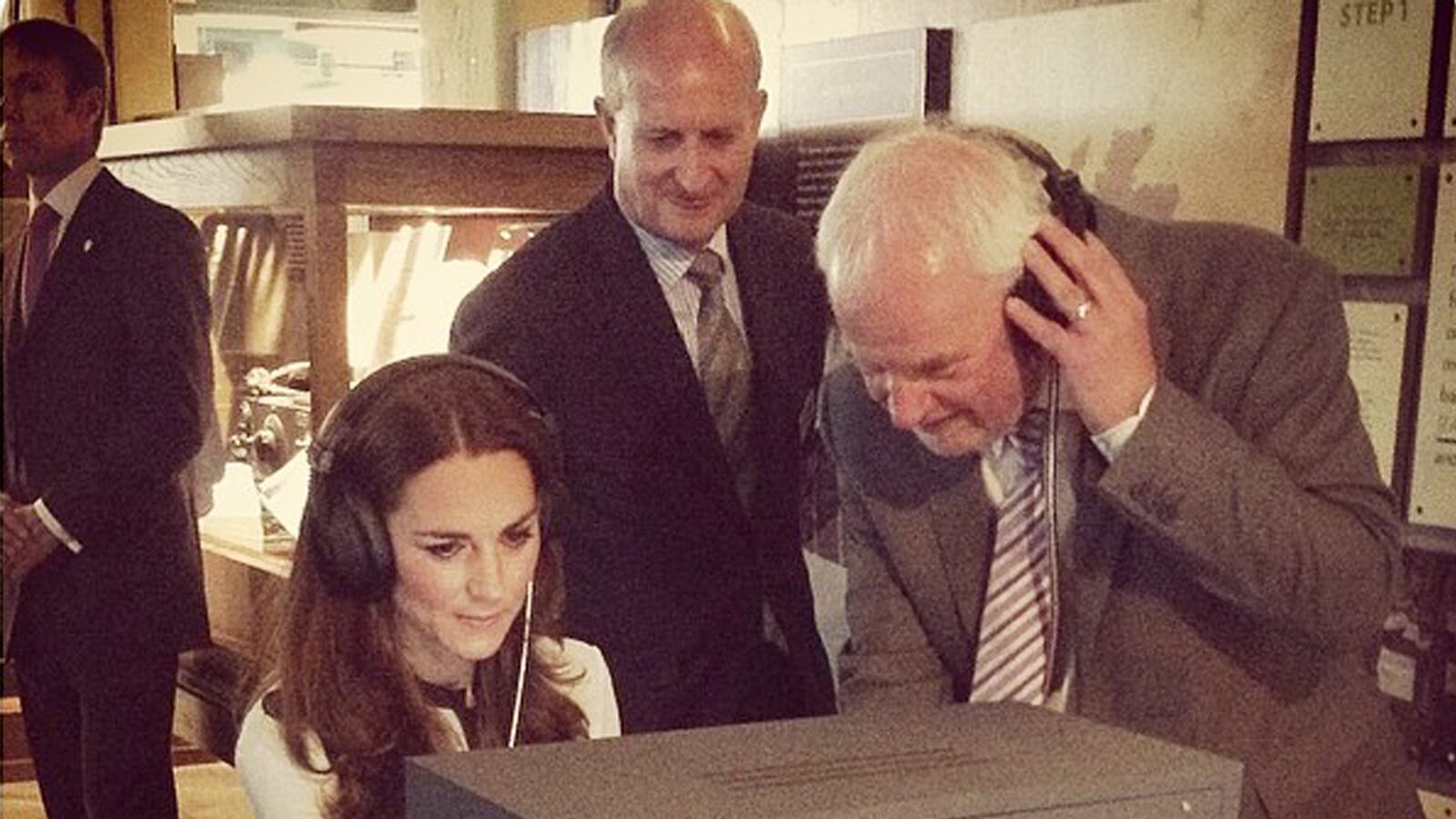 articles/2014/06/19/kate-middleton-s-code-breaking-granny-duchess-uncovers-wartime-secrets/140618-teeman-middleton-tease_voqwcn