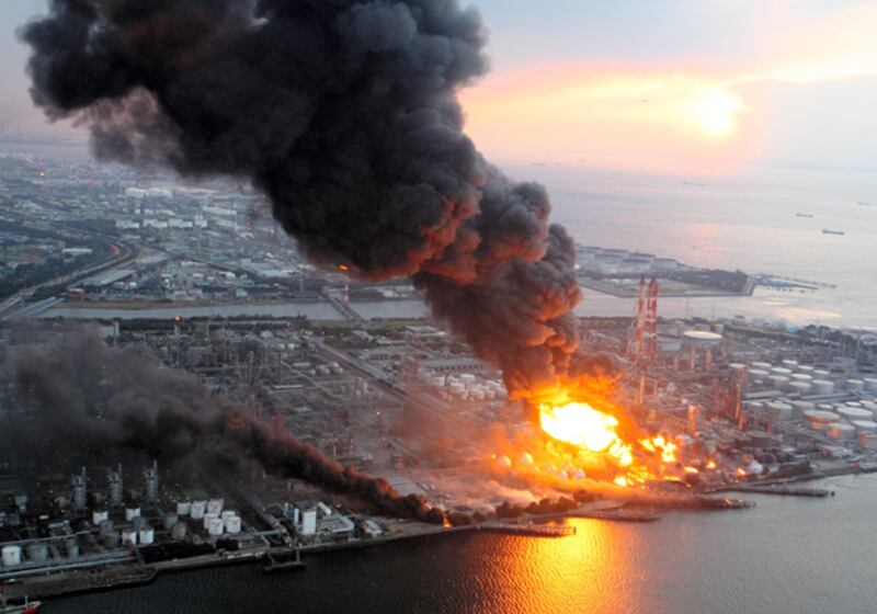 galleries/2011/03/11/quake-tsunami-hit-japan/japan-quake---blaze_bav46k