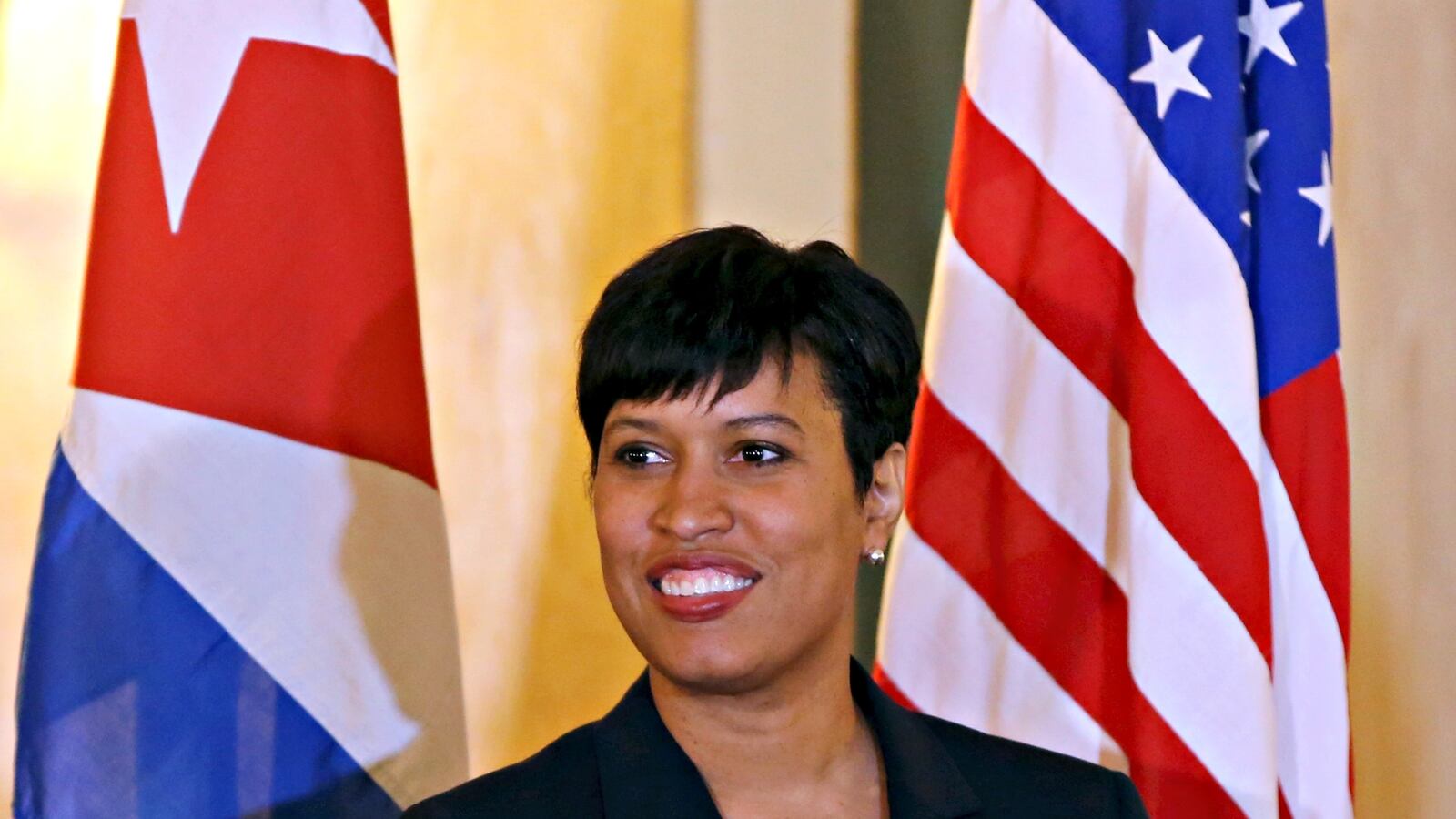 cheats/2016/04/01/d-c-mayor-bans-north-carolina-travel/160401-muriel-bowser-cheat_rrw1tl