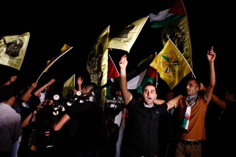 articles/2013/08/14/palestinian-prisoners-released-on-the-eve-of-peace-talks/130813-lake-peace-tease_wbvitf