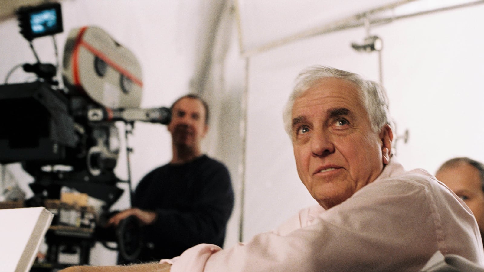 articles/2016/07/20/remembering-garry-marshall-a-titan-of-comedy-and-total-mensch/160719-stern-garry-marshall-embed-4_sfksjd