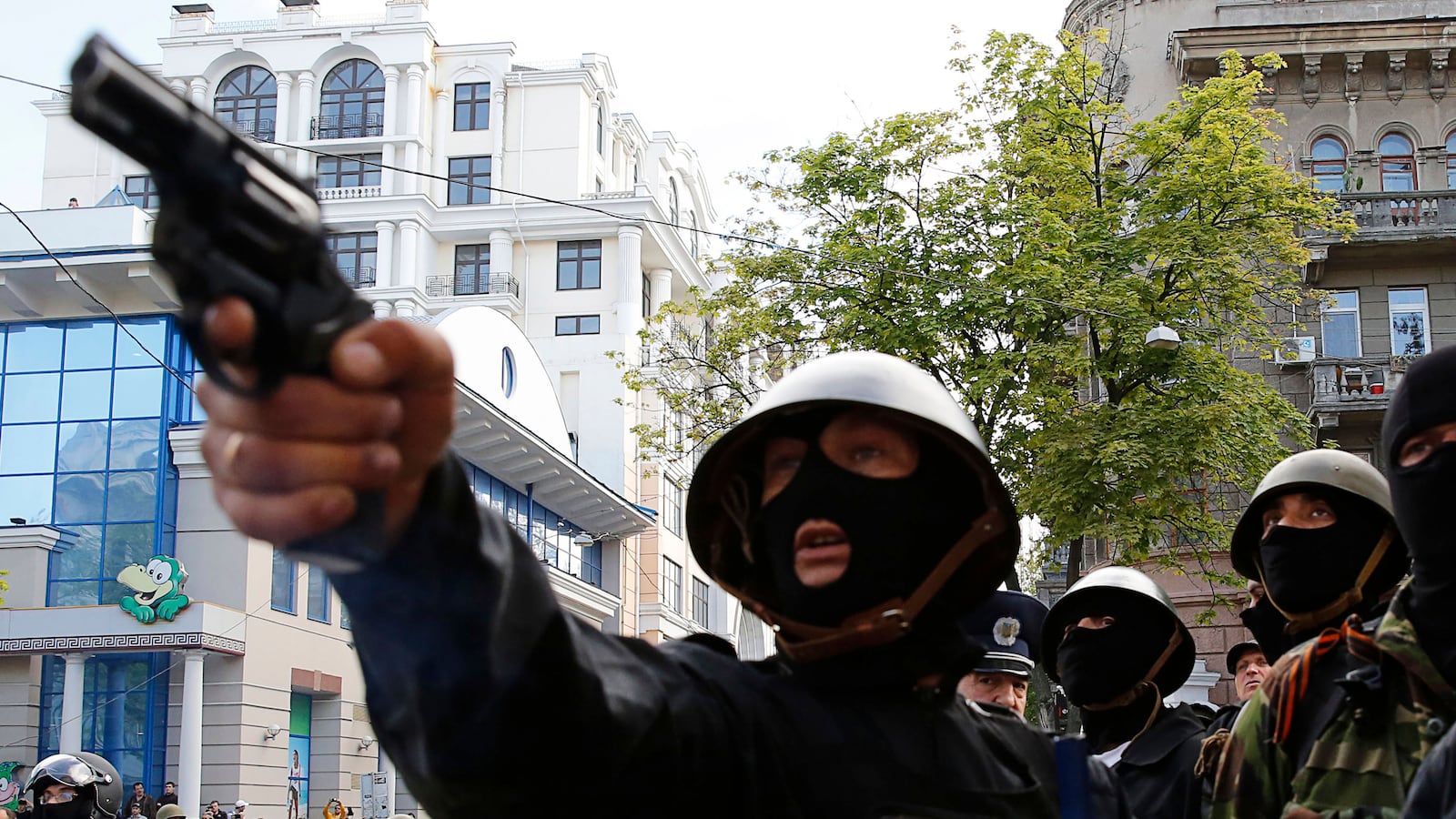 articles/2014/05/03/carnage-in-ukraine-dozens-of-pro-russia-activists-die-in-odessa/140503-ukraine-tease_boqt9v